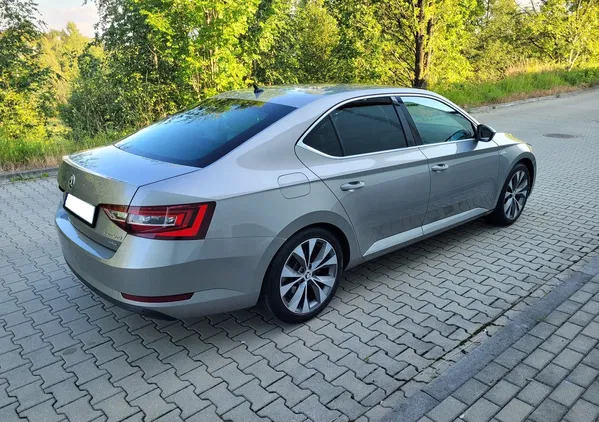 śląskie Skoda Superb cena 68000 przebieg: 268000, rok produkcji 2015 z Cieszyn